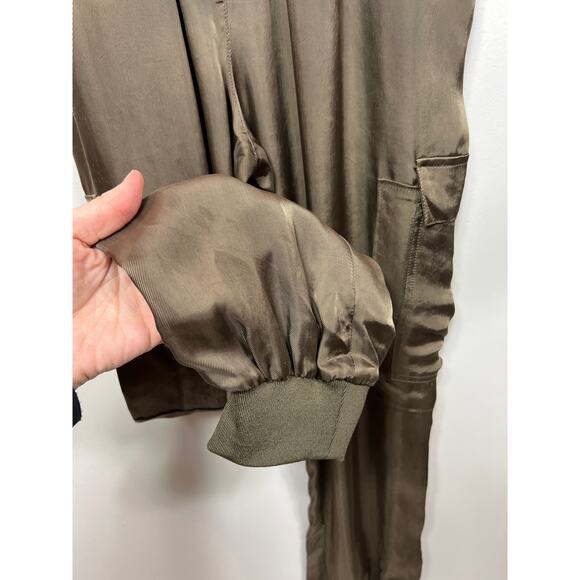 Cinq a Sept Green Jumpsuit with Elegant Design - Picture 8 of 9